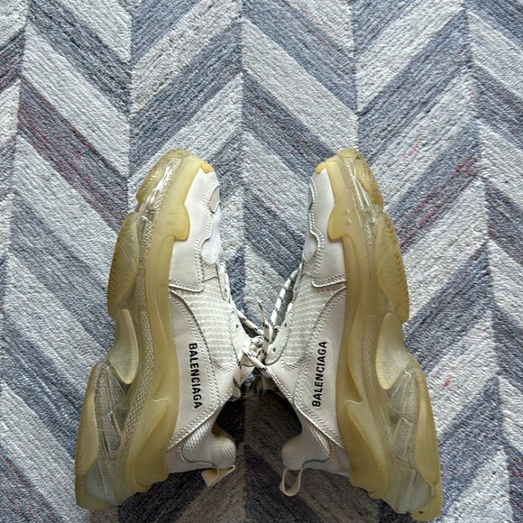 Balenciaga Triple S Clear Sole - Picture 4 of 8